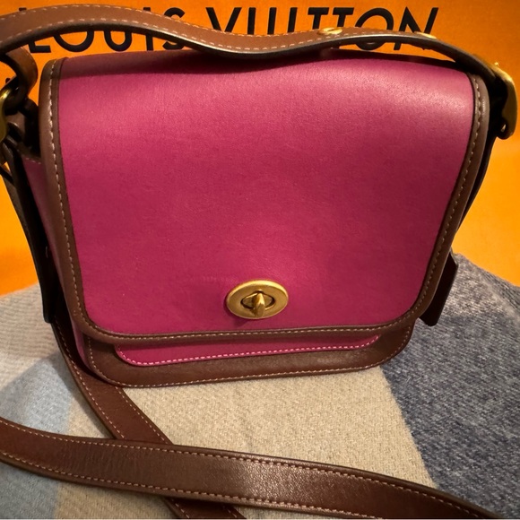 Beautiful Coach Rambler Bag - Picture 1 of 9